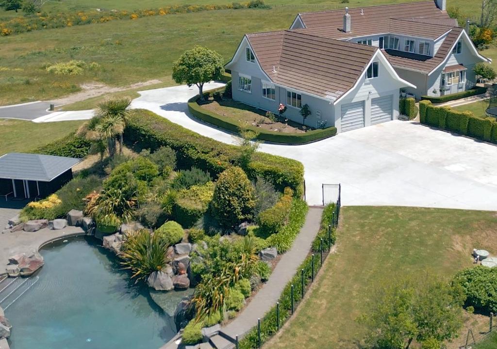 Nukuhau Villa | Lake Taupō Estate for 18ppl Pool, Spa & Big Views