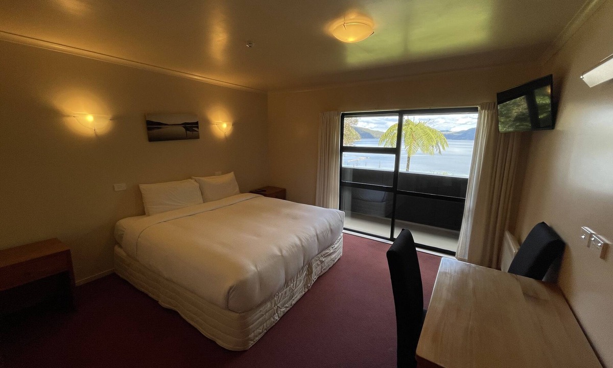 Lake Okataina Cabin | Lakes Lodge Okataina