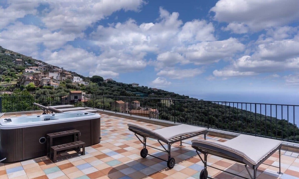 Sant'Agata sui Due Golfi Apartment | Le Arcate Giuliana by Feeling Italy