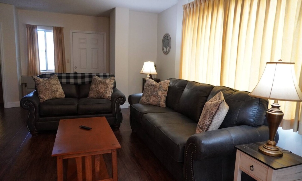 Pigeon Forge Condo | Little Pigeon River 508 2BD Condo with Fireplace and Jacuzzi Tub