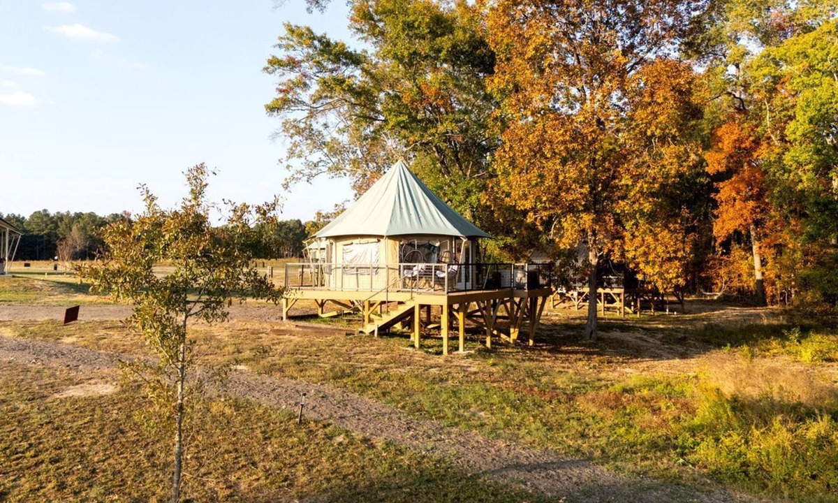 Coosa RV Rental | Luxurious Safari Tent for a Romantic Getaway in Cedar Bluff, Alabama