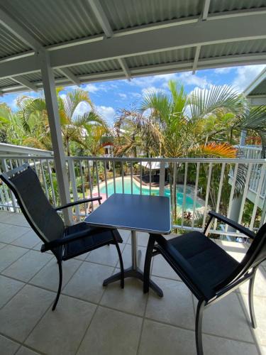Noosaville Apartment | Luxury Top Floor Sunset Villa