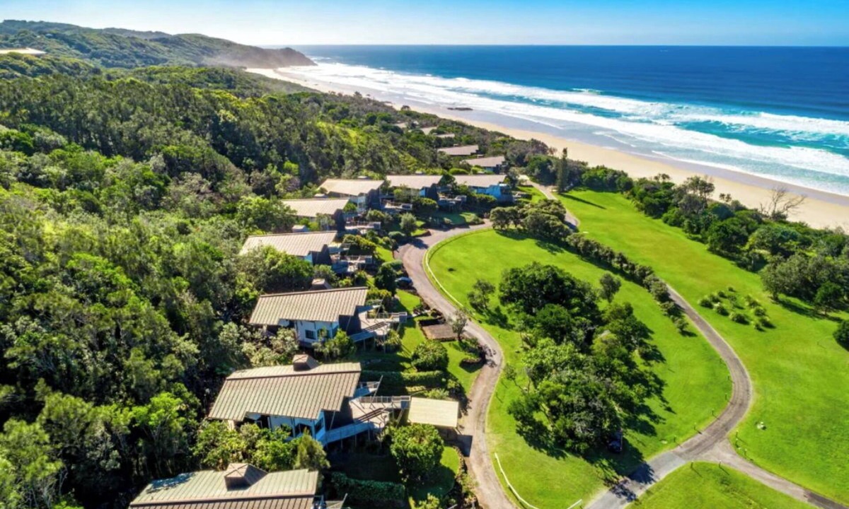 Broken Head House | Luxury Villas Seven Mile Beach House: Pool, Beach