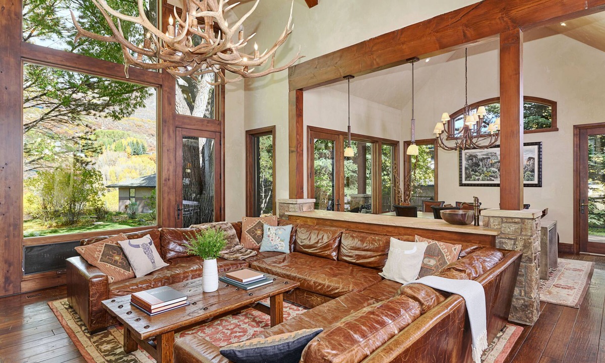 Aspen House | Magnificent Lg Home Sleeps 12 - 2 miles to Aspen Skiing Biking Golf