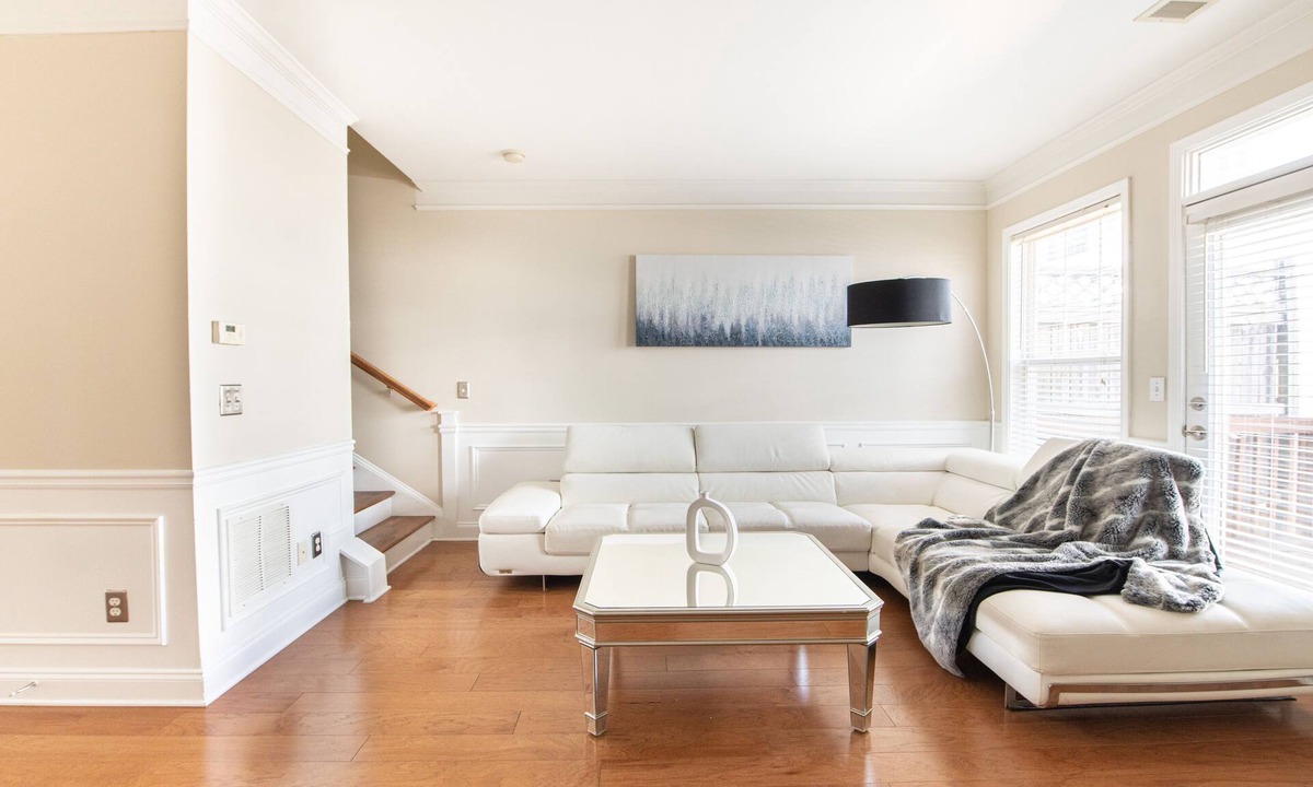 Atlantic Station Area House | Midtown/Atlantic Station 3 Bedroom Luxury Townhouse- Free Parking- Fast Wifi