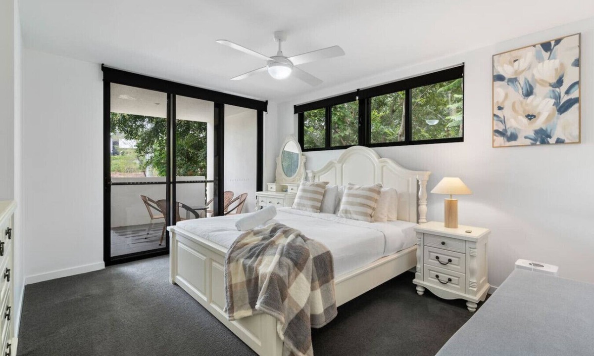 St. Lucia Apartment | Modern 3BR Apartment near UQ, St Lucia