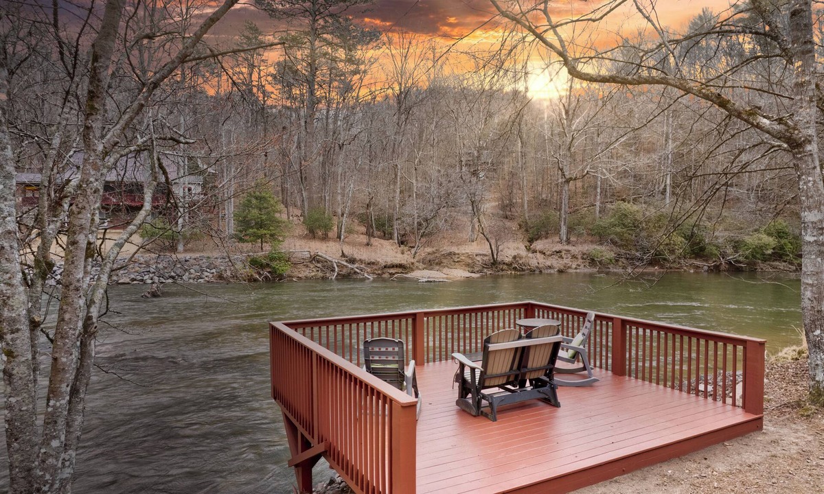 Ellijay Cabin | Modern Rustic Riverfront Cabin w/Hot Tub, Resort Amenity, Near Hiking/Wineries
