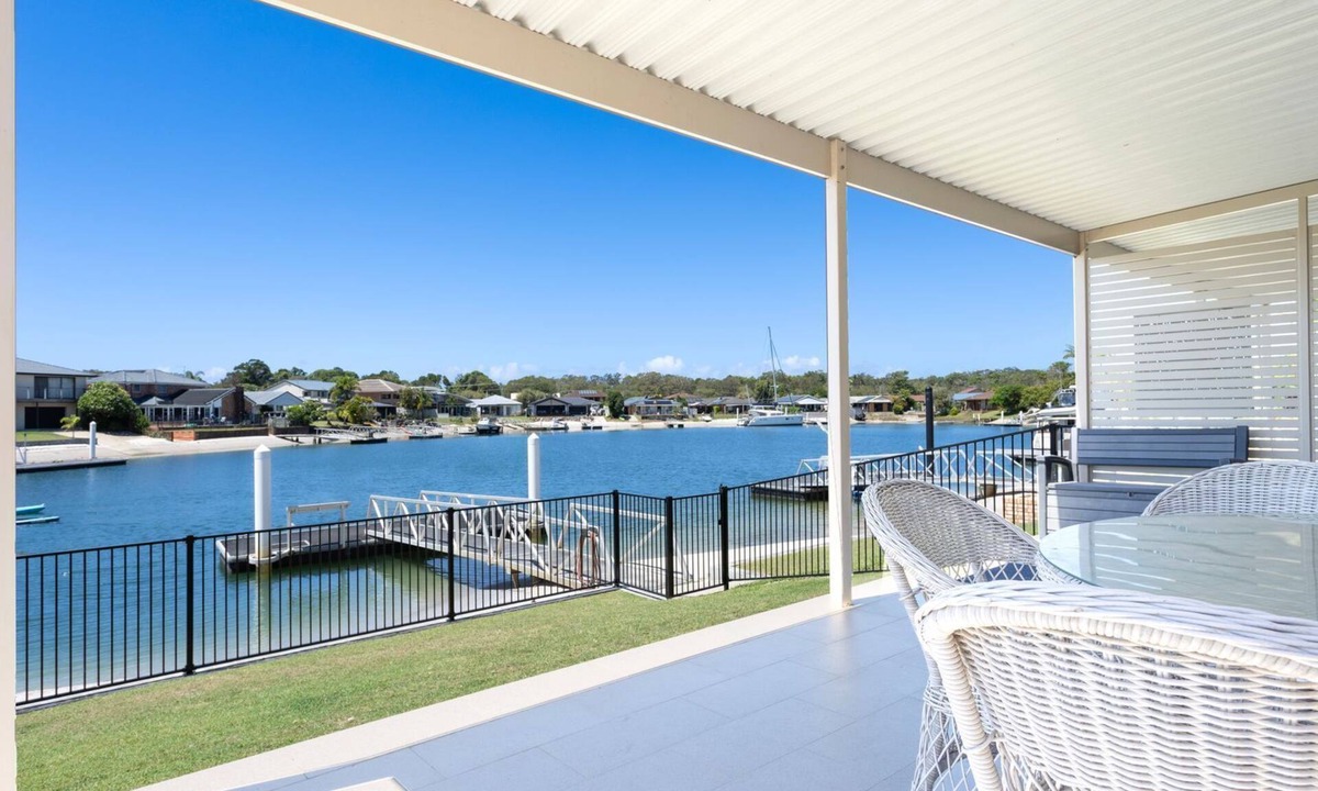 Yamba Apartment | Moondance 2 - Canal front duplex