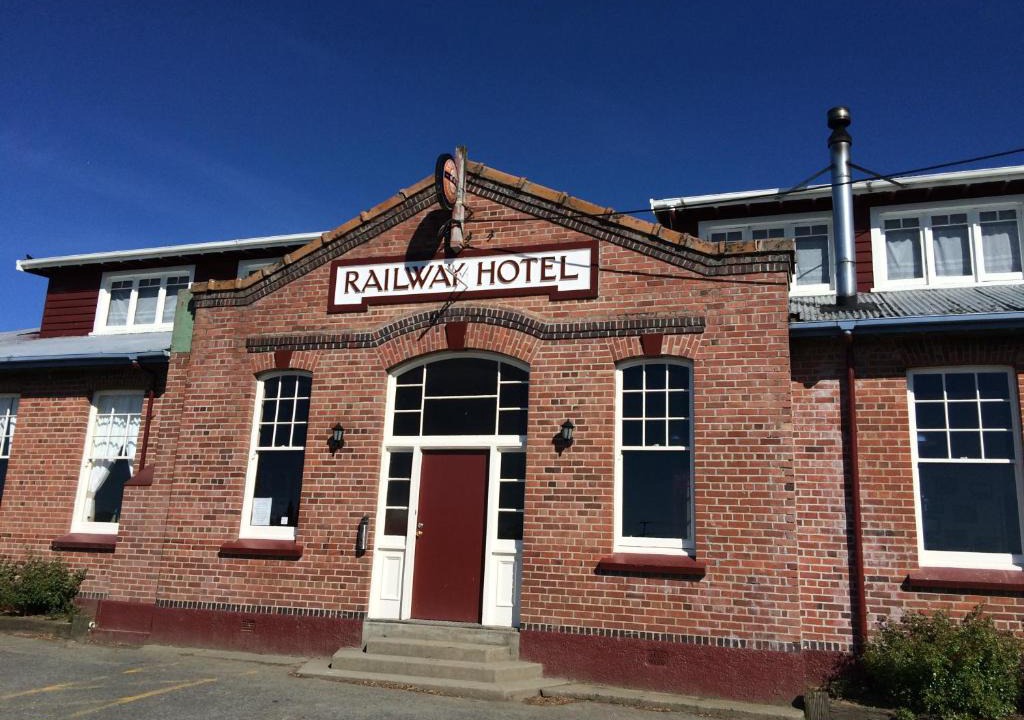 Mossburn Hotel | Mossburn Railway Hotel