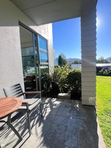 Lower Shotover Apartment | Mountain Garden & Spa retreat