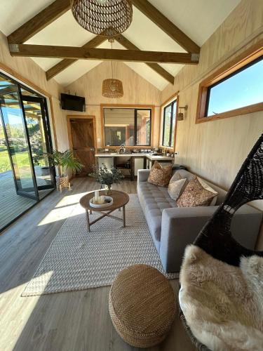 Ngatimoti House | Mountain Range Guesthouse