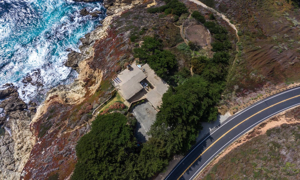 Carmel Villa | Mv45 Edge of the ocean estate Carmel by the Sea