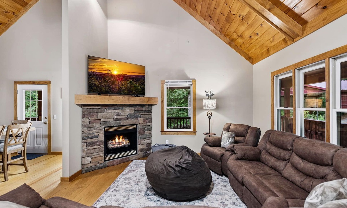 Ellijay House | *NEW*Deer Hart Family Game Room Wineries Hiking