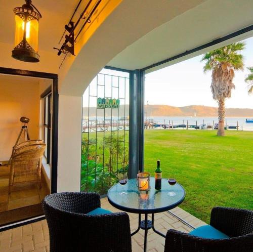 Knysna Central Apartment | NEW LISTING - 4 Laguna Grove - Life On The Water