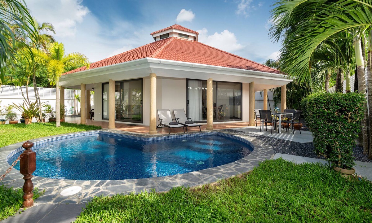 Nai Harn Villa | NEW VILLA LUXURY PRIVATE POOL 2BR-2BATH -4/5 Near BEACHES-Tropical Garden-