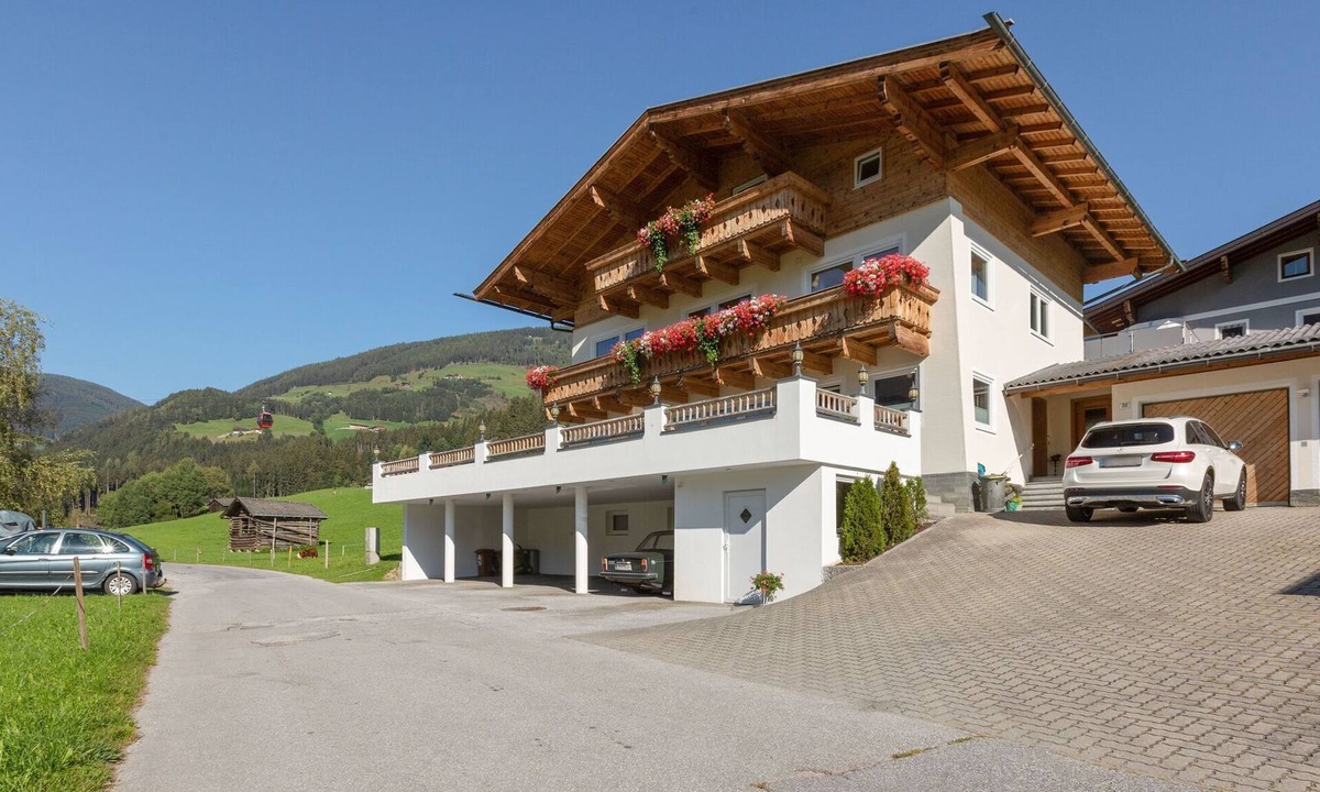 Hollersbach im Pinzgau Apartment | Nice apartment with terrace in Salzburg