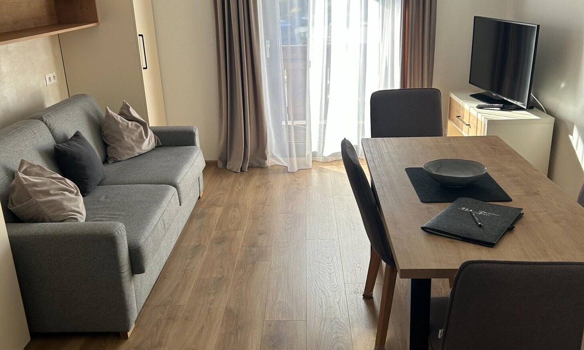 Jochberg Apartment | Nice apartment in Jochberg with ski-in, out