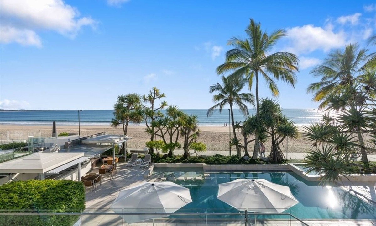 Sunshine Coast Apartment | Noosa Absolute Beachfront Superior Apartments