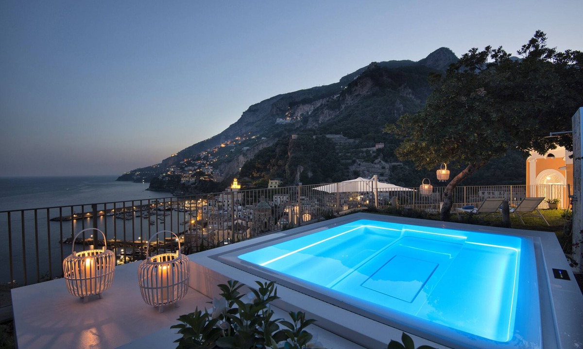 Amalfi Villa | Palazzo Casanova with Sea View, Jacuzzi, Terraces, Breakfast and Aircon