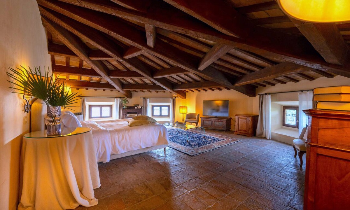 Montegridolfo Hotel | Palazzo Viviani Castello di Montegridolfo