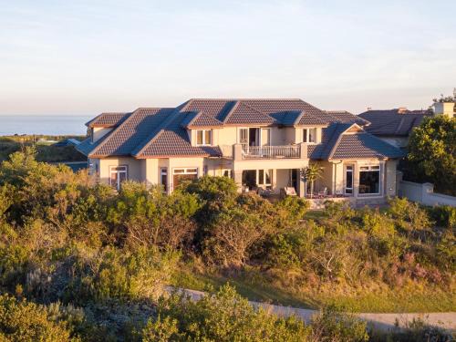 Knysna House | Pezula Magic Retreat - 4 Bedroom Home with Inverter