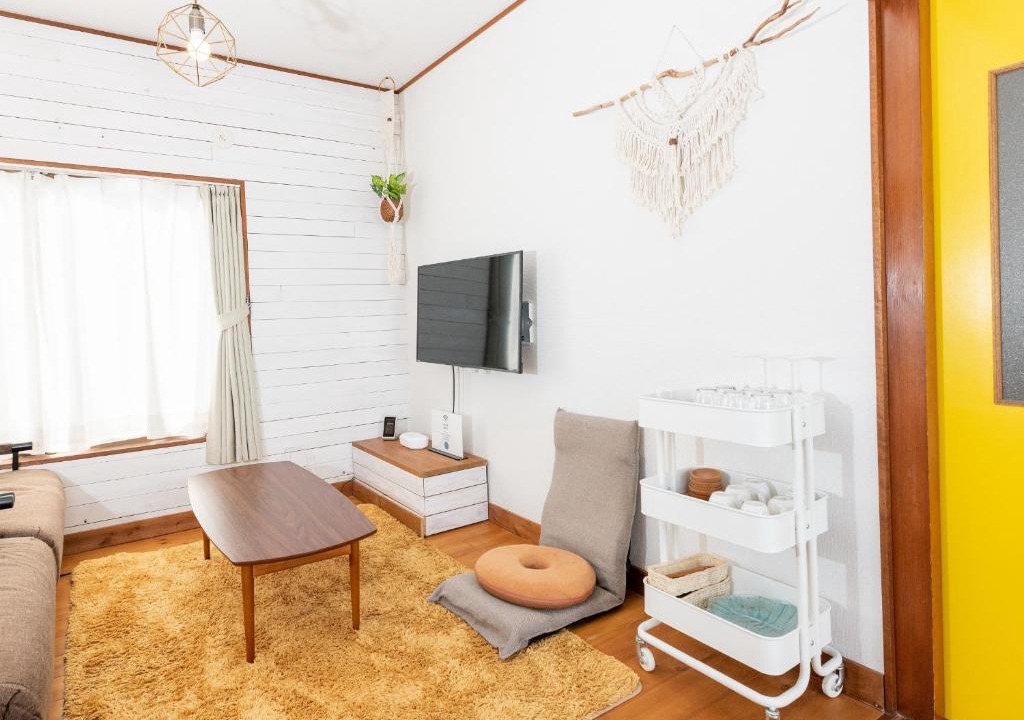 Koshigoe Apartment | Pine Tree