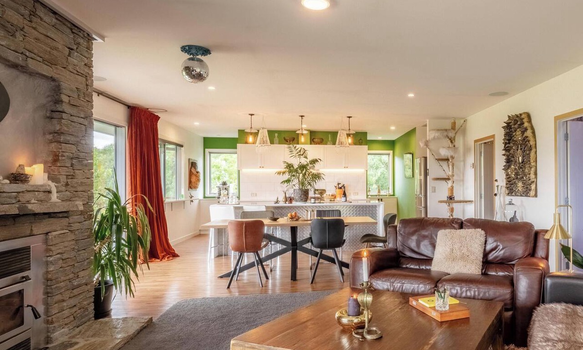 Luggate House | Private & Peaceful Riverside Art House with Sauna | 10 Minutes From Wānaka