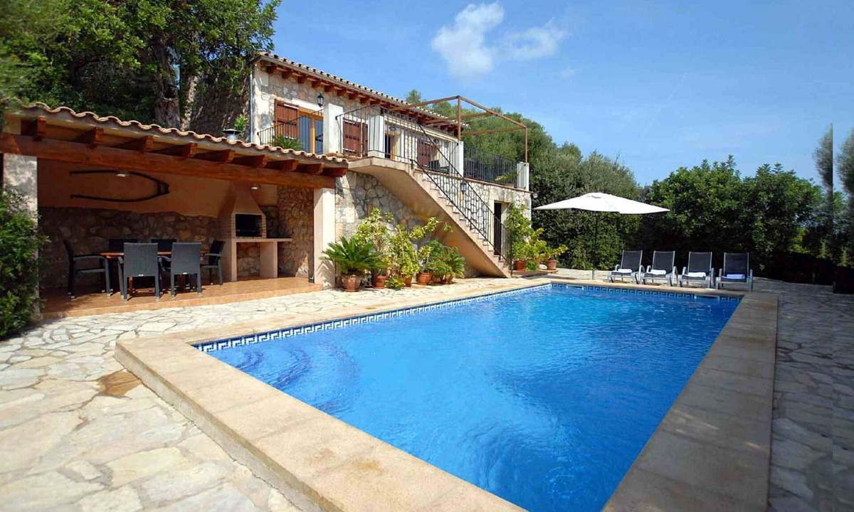 Buger Cottage | Puchet villa with private pool and panoramic views