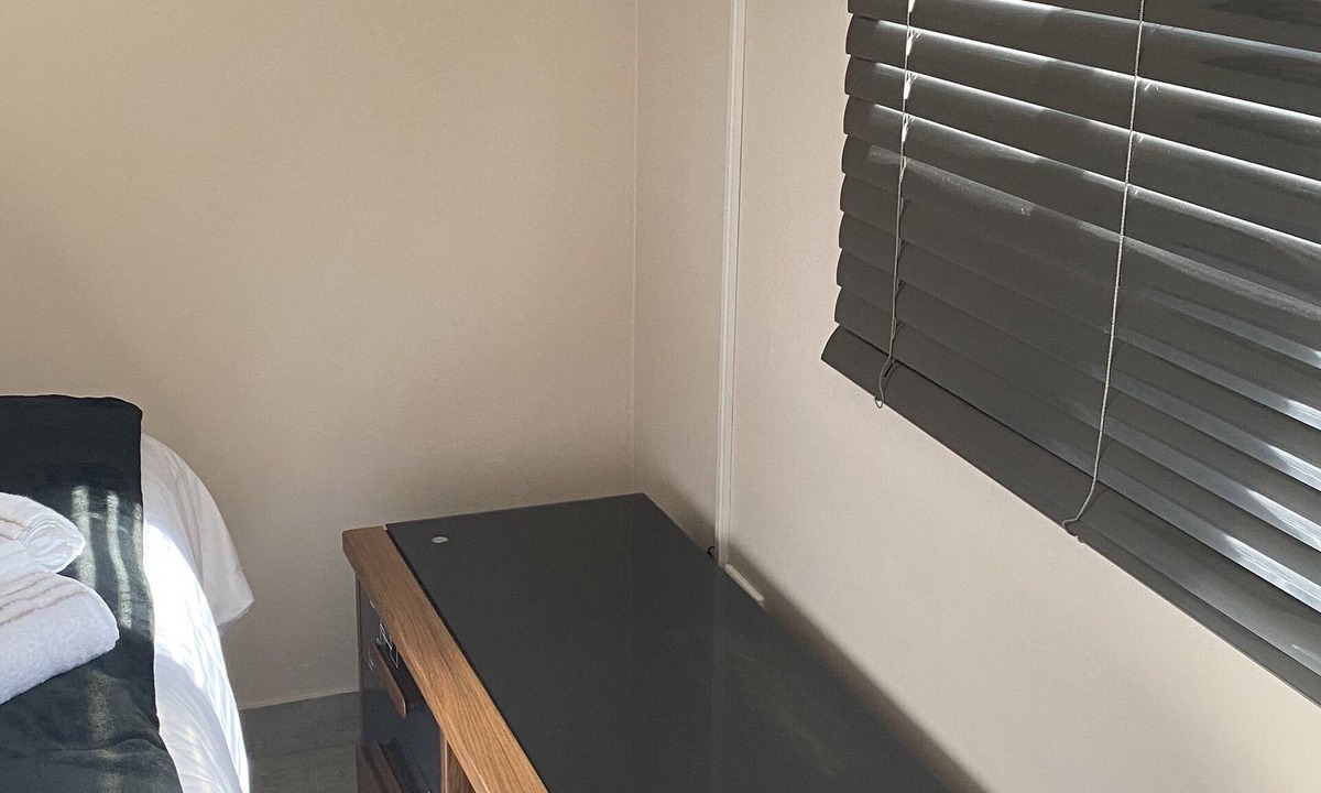 East London Apartment | Quite, secure , private accommodation. Close to beach front and amenities