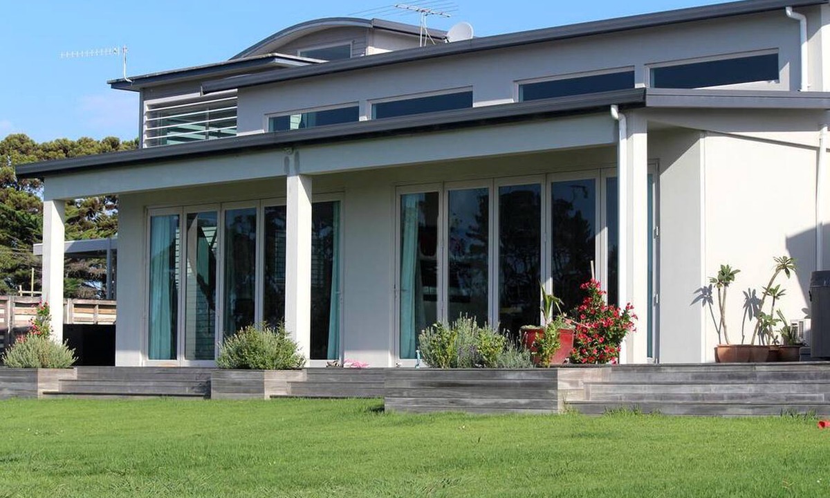 Waitoki Cabin | Romantic Getaway Accommodation with Breathtaking Views in Waitoki, North Island