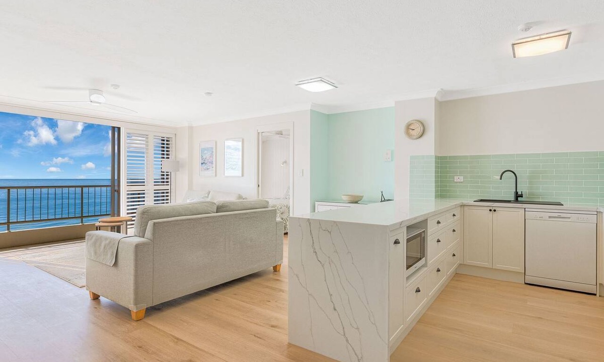 Tugun Apartment | San Simeon 47 - Absolute Beachfront Tugun - Min. 3 Night Stays!