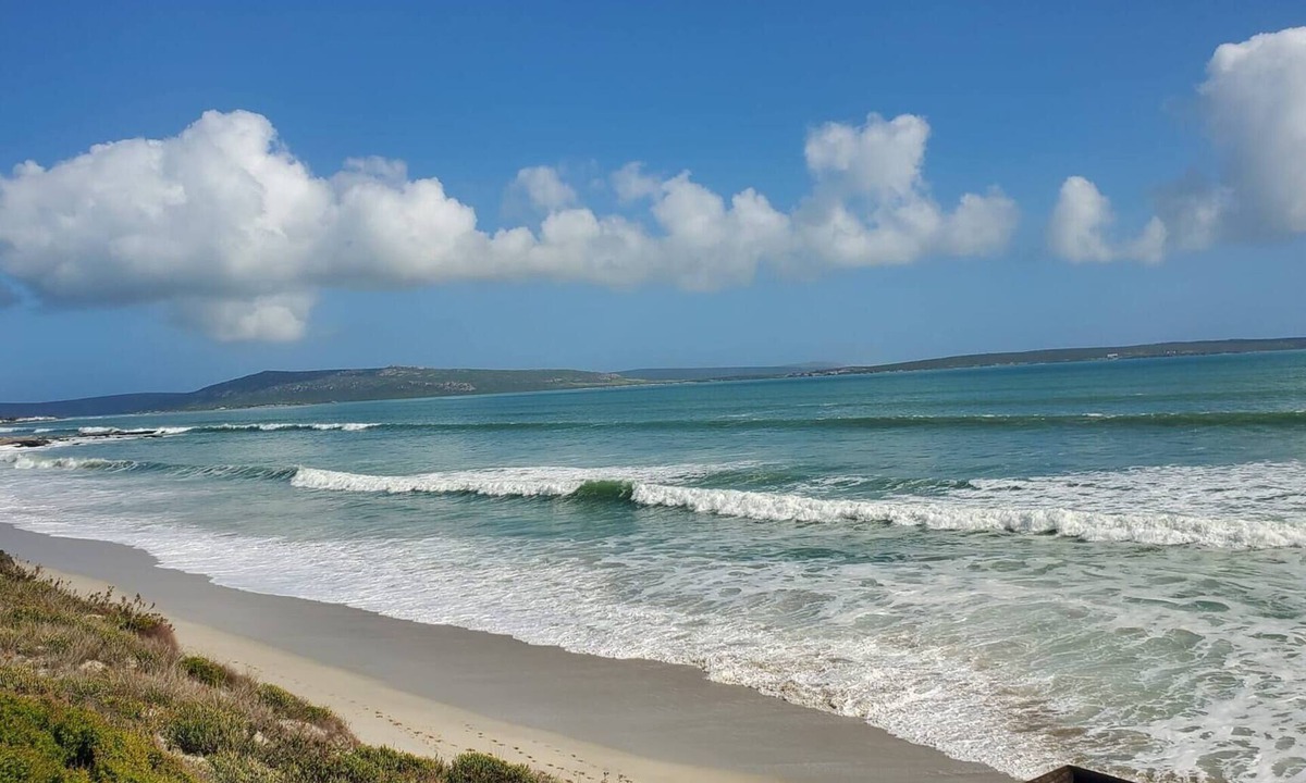 Calypso Beach House | Seaside Retreat in Langebaan with Hot Tub and BBQ