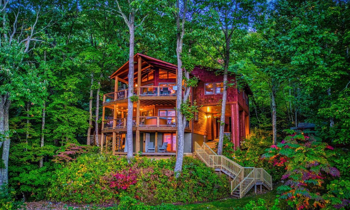 Smoky Mountains Cabin | Secluded Cabin, Incredible Views, Theater & Game Room, Hot Tub, & Firepit!
