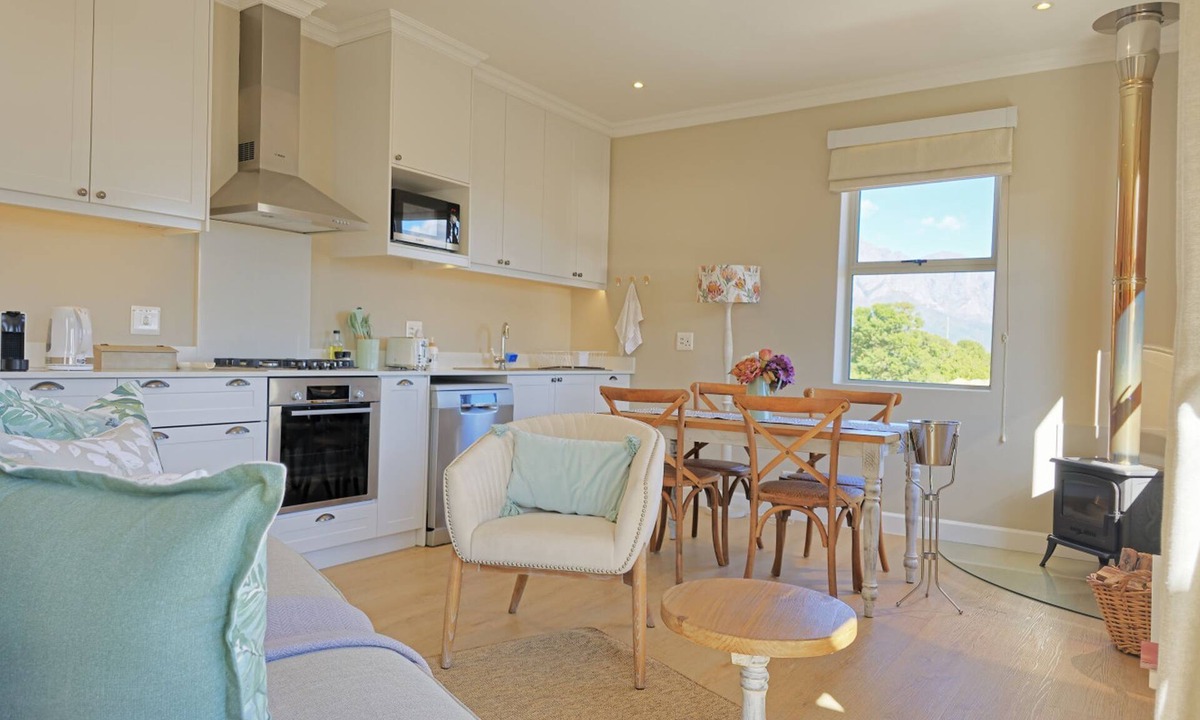 Franschhoek Apartment | Serene Franschhoek One Bed with Breathtaking Views