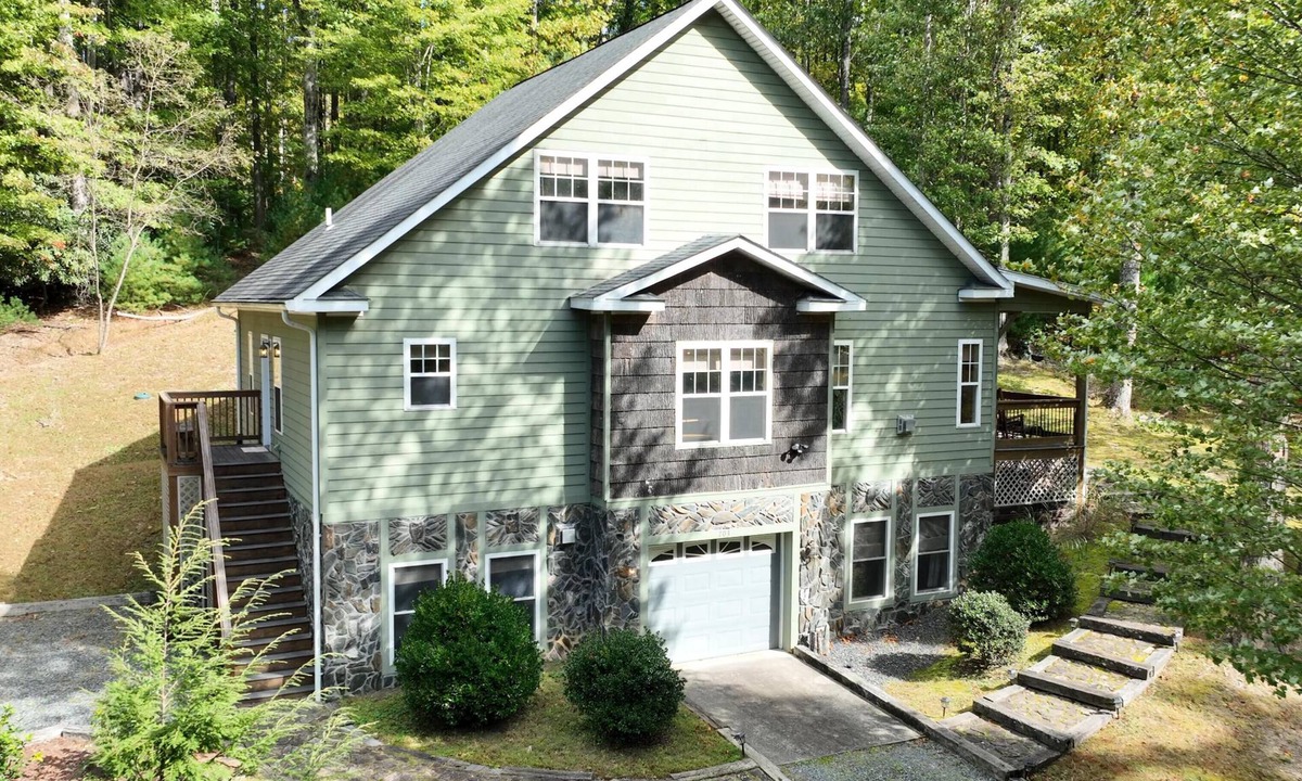 Deep Gap Cabin | Simply Bearadise! 3Acres*Hike*Sleeps 10! FIBER WIFI Powder Horn