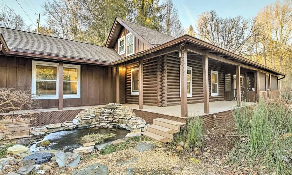 Gatlinburg Cabin | Smokey Mountain Hideaway