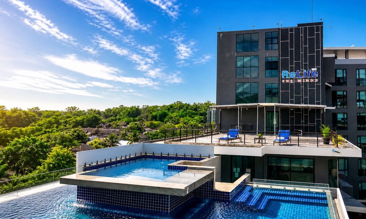 Nai Harn Apartment | Studio Sora | Rooftop Pool | ReLife Nai Harn Beach