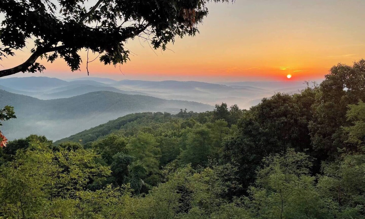 Mathias Cabin | Stunning Views: Secluded 5 bedroom Mountain Home
