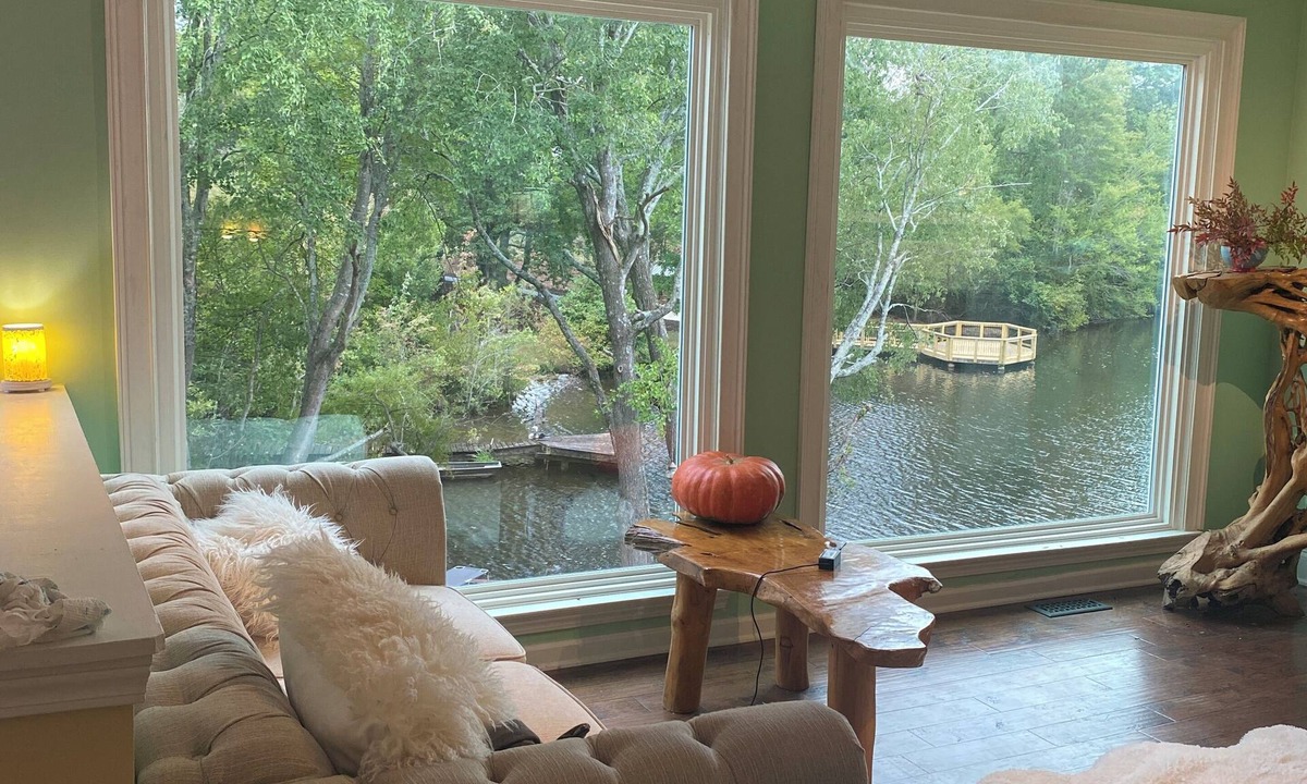 Johns Creek House | Suite in beautiful lakeside house —Private entrance/bath-daily cleaning