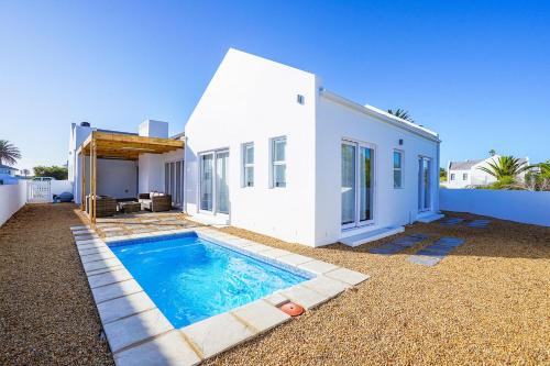 Shelley Point House | Sunlit Oasis Ocean and Golf Retreat