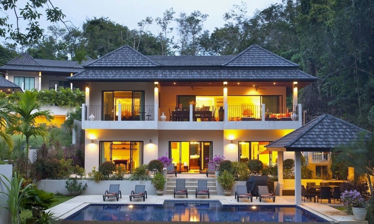 Rawai Villa | Sunstone Villa: 8 Bedrooms, private Pool, near beach, sleeping 19 guests