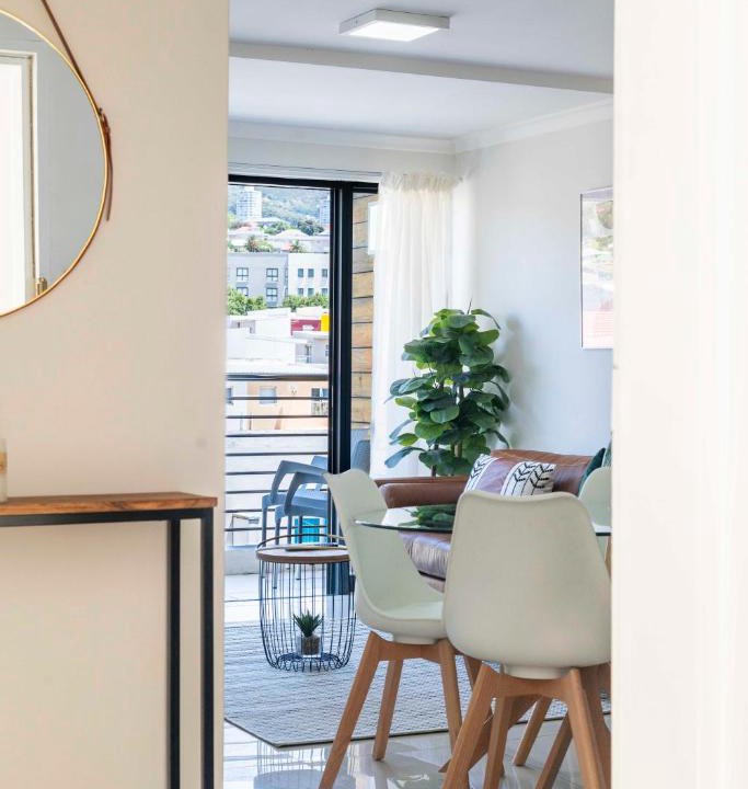 Cape Town City Centre Apartment | TableMountain Views 2BR Parking Balcony Pool