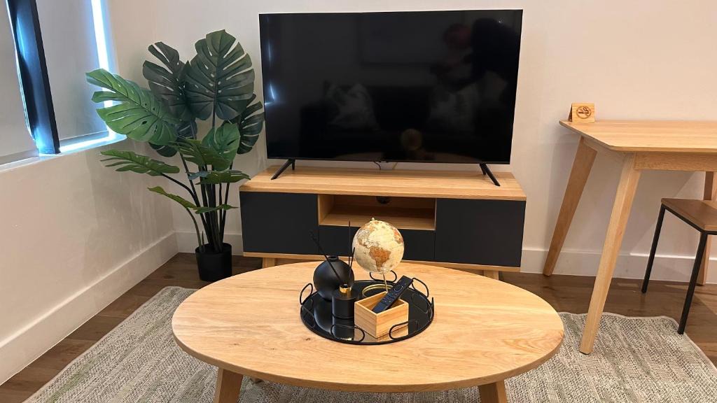 Cape Town City Centre Apartment | The Barracks Studio 518 - Inner City sanctuary