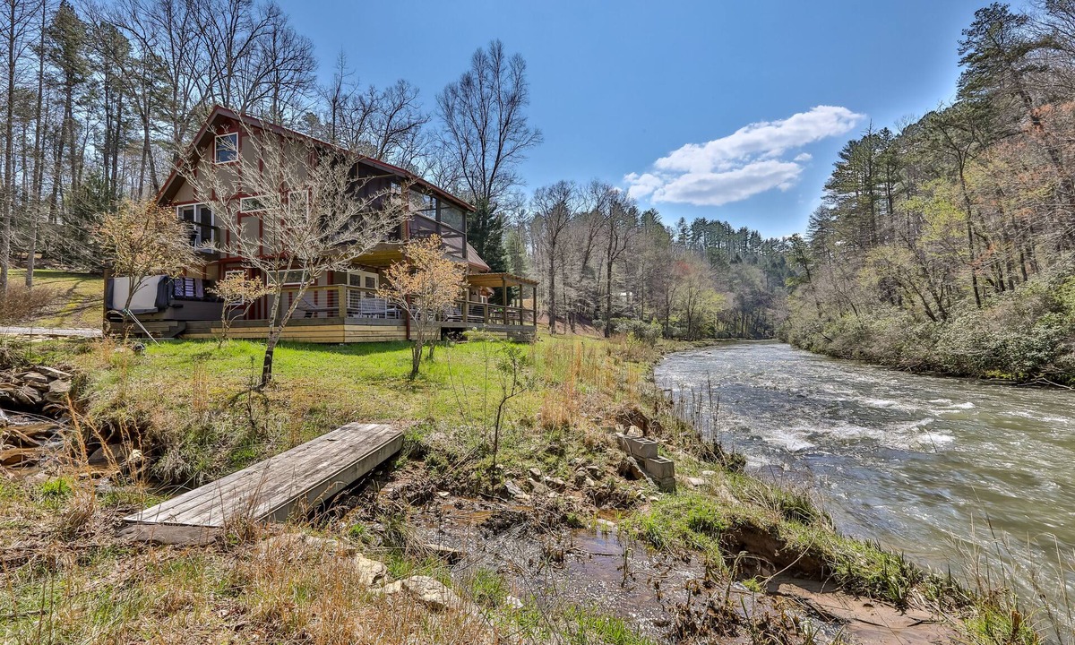 Ellijay House | The Farmhouse- Riverfront, Fiber, HotTub, Fish, DogOK, Game Room, Movie Room
