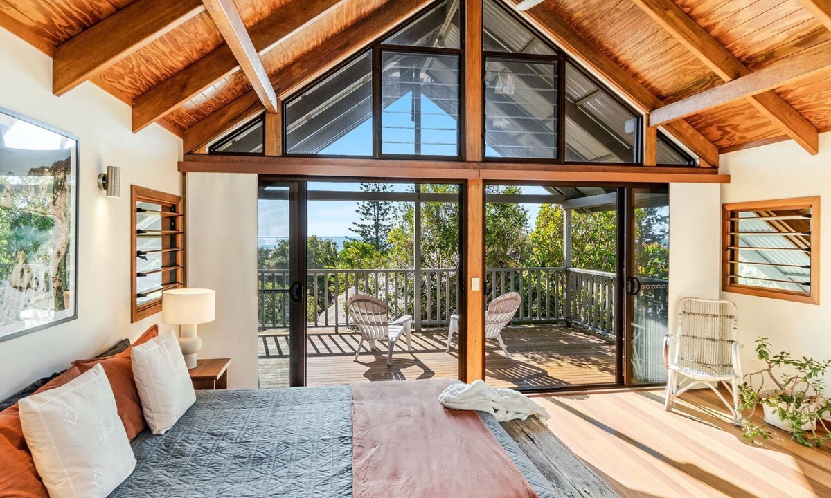 Angourie Apartment | THE Hideaway IN Angourie - Hear the waves from Spookys Beach - Holiday Yamba