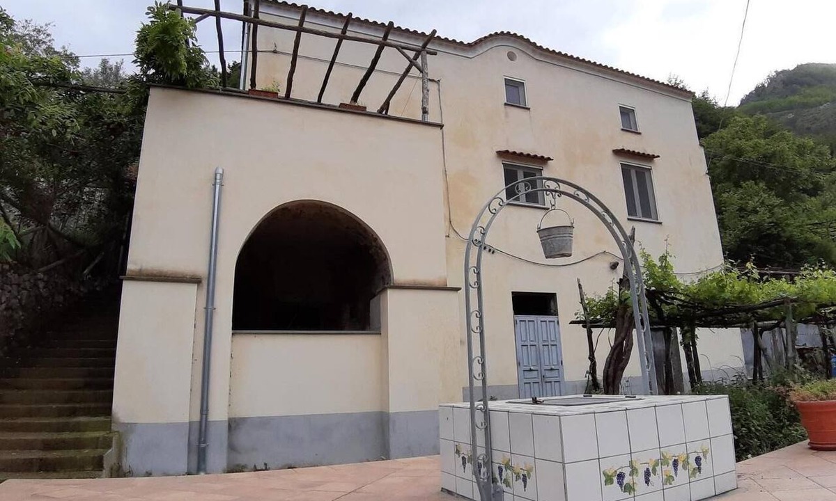 Pucara House | The moon and the Fox - Life in the countryside, trekking, the blue sea.