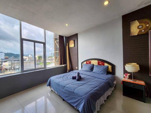Talat Nuea Hotel | The Rest Phuket