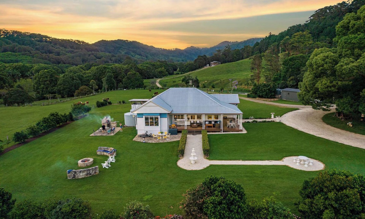 Middle Pocket Other | The Vale Farmstay & Animal Sanctuary Hot Tub, Natural Pool, Fire Pit,Wood Oven