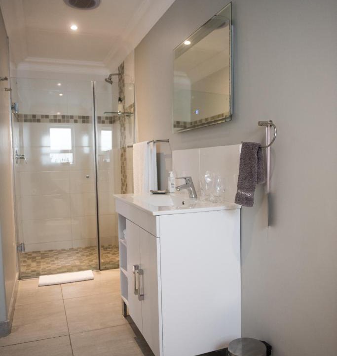Hermanus Bed & Breakfast | The Whale on Main B&B