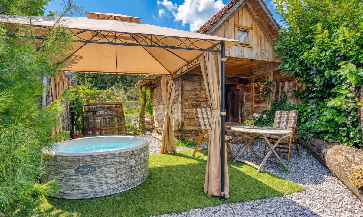 Ivancna Gorica House | Tiny-Mini Bertl With Hot Tub, Ivančna Gorica, Slovenia